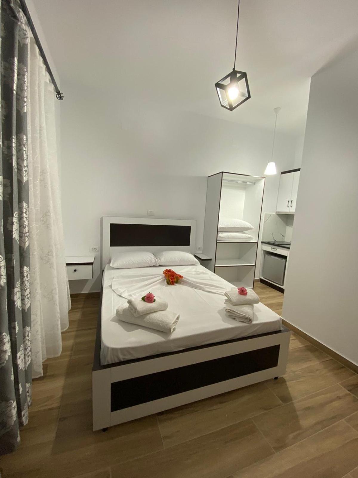 Rentrooms Geni Ksamil Exterior foto